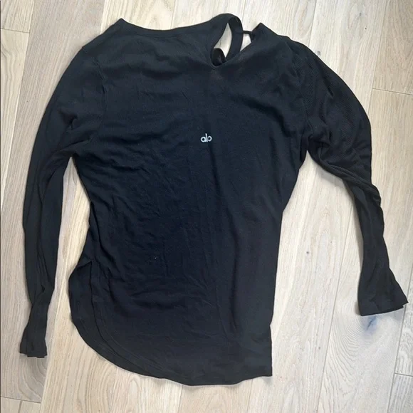 Alo Yoga Ribbed Peak Black Cutout Long Sleeve Top size L - Picture 5 of 6